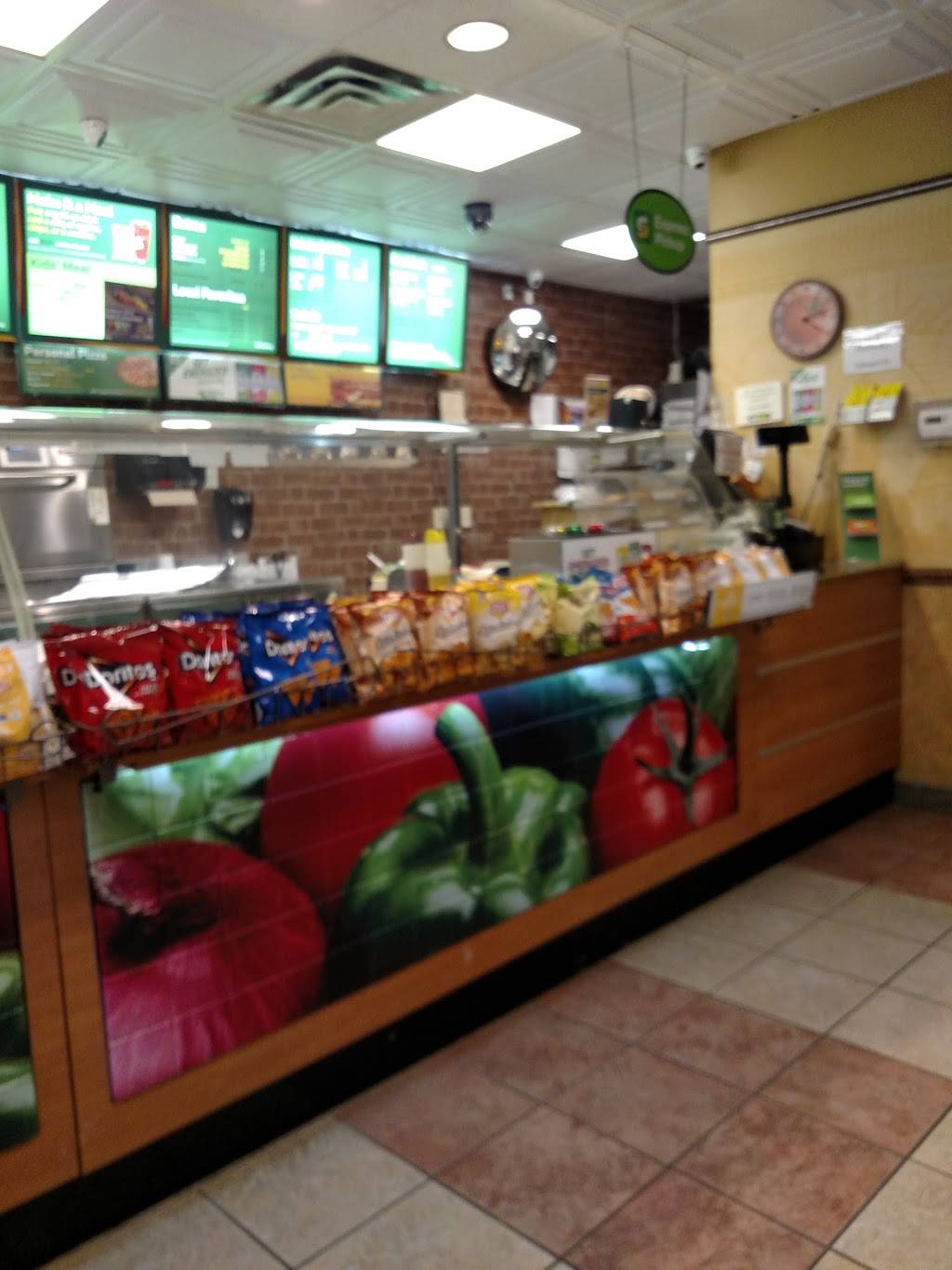 Subway Restaurants | restaurant | 673 Sinsinawa Ave, East Dubuque, IL 61025, USA | 8157479905 OR +1 815-747-9905