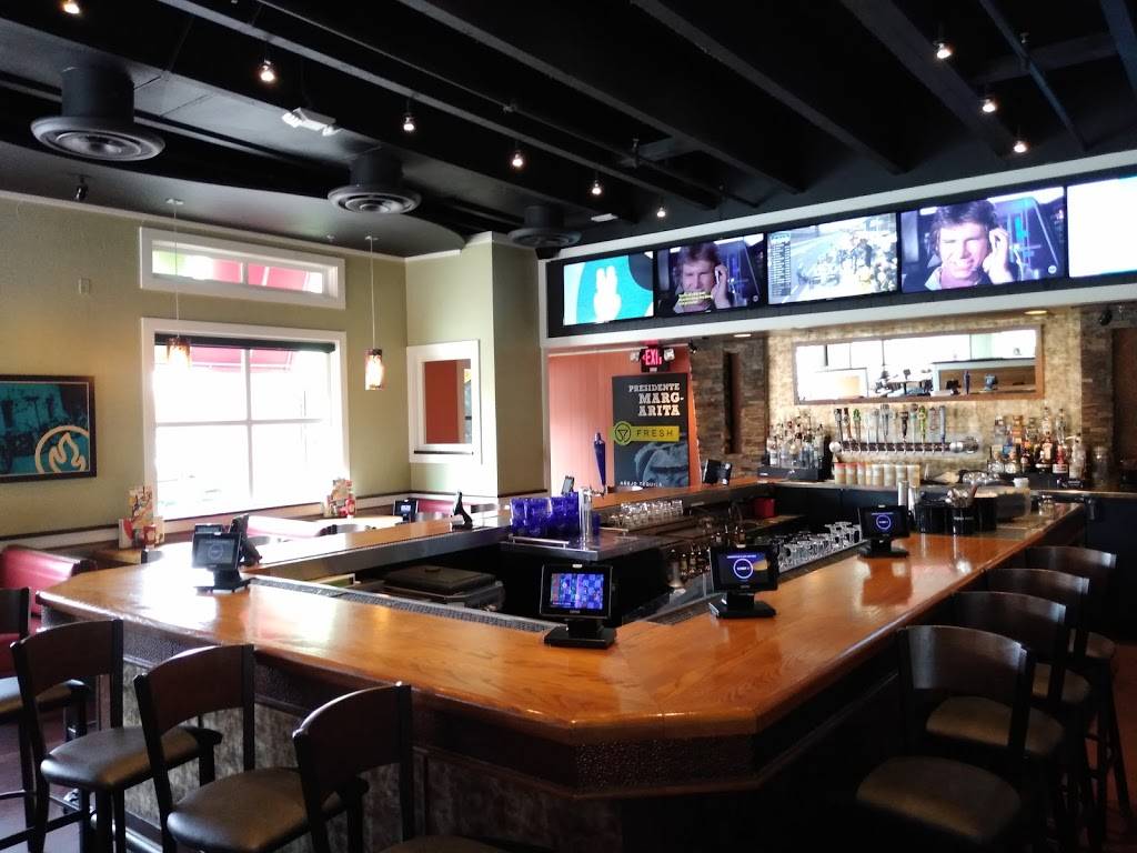 Chilis Grill & Bar | restaurant | 7335 Arroyo Crossing Pkwy, Las Vegas, NV 89118, USA | 7026162998 OR +1 702-616-2998