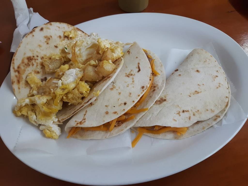 La Cocinita | restaurant | 2031 Spur St, New Braunfels, TX 78130, USA | 8302140004 OR +1 830-214-0004