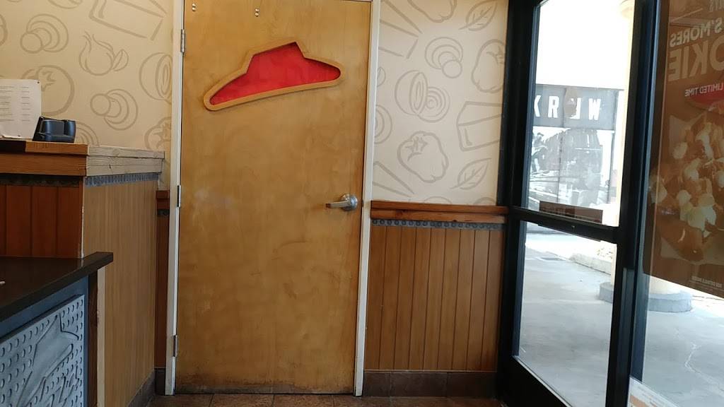 Pizza Hut | restaurant | 2750 Harbor Blvd #1-4A, Costa Mesa, CA 92626, USA | 7147511100 OR +1 714-751-1100