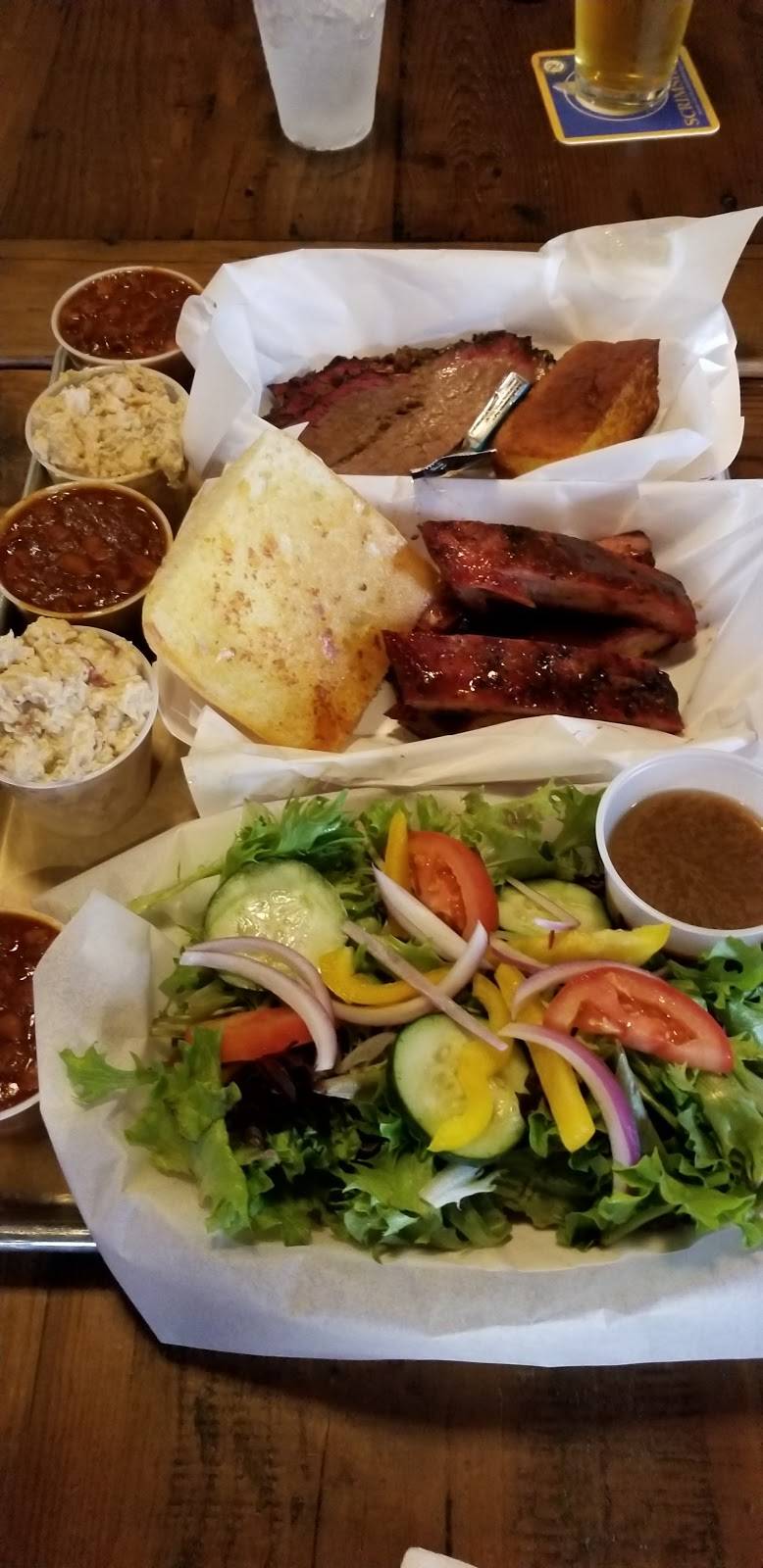 The Crossroads BBQ | restaurant | 241 Crossroads Blvd, Carmel-By-The-Sea, CA 93923, USA | 8312507616 OR +1 831-250-7616