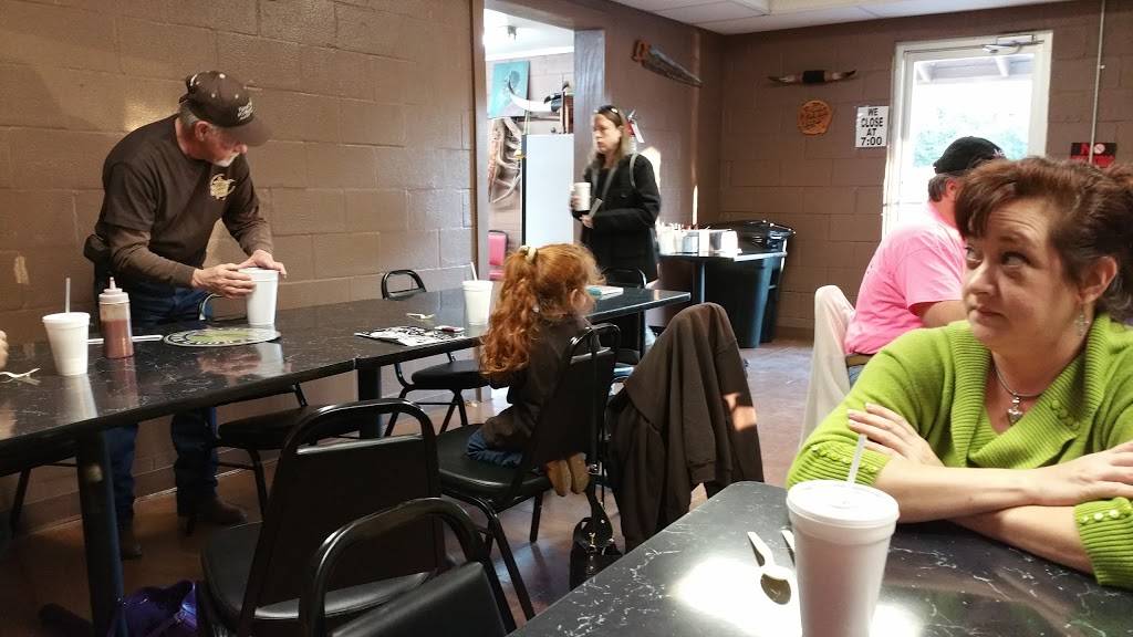 Bobs Bar-B-Que | restaurant | 1205 Pope St, Henderson, TX 75652, USA | 9036578301 OR +1 903-657-8301