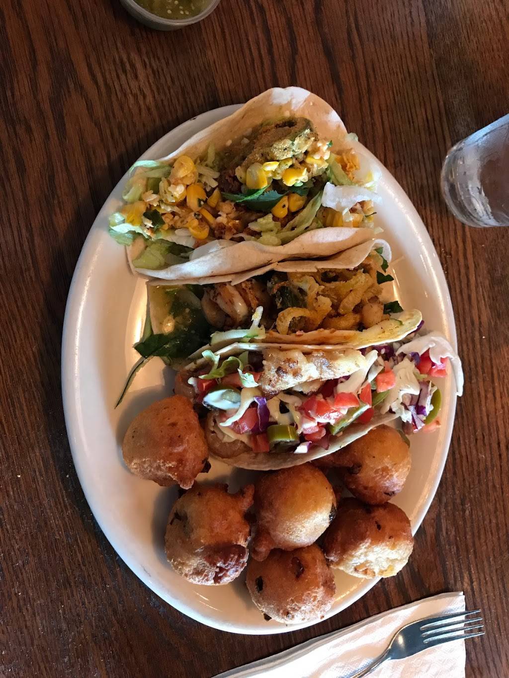 Six Feet Under Pub & Fish House | restaurant | 685 11th St NW, Atlanta, GA 30318, USA | 4048100040 OR +1 404-810-0040