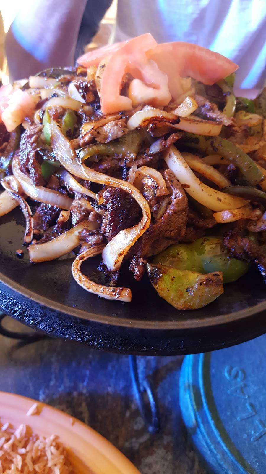 Los Arcos | restaurant | 2000 E Dowling Rd, Anchorage, AK 99507, USA | 9075620477 OR +1 907-562-0477