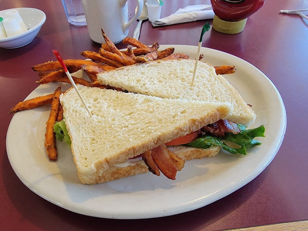 Kranberrys Family Restaurant | restaurant | 1405 Main St, Lordsburg, NM 88045, USA | 5755429400 OR +1 575-542-9400