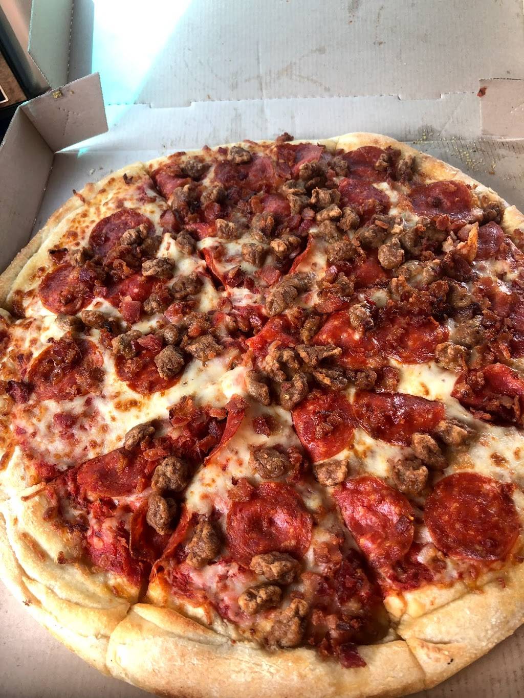 Little Caesars Pizza | meal takeaway | 5186 Highway 51 North, Senatobia, MS 38668, USA | 6625627005 OR +1 662-562-7005