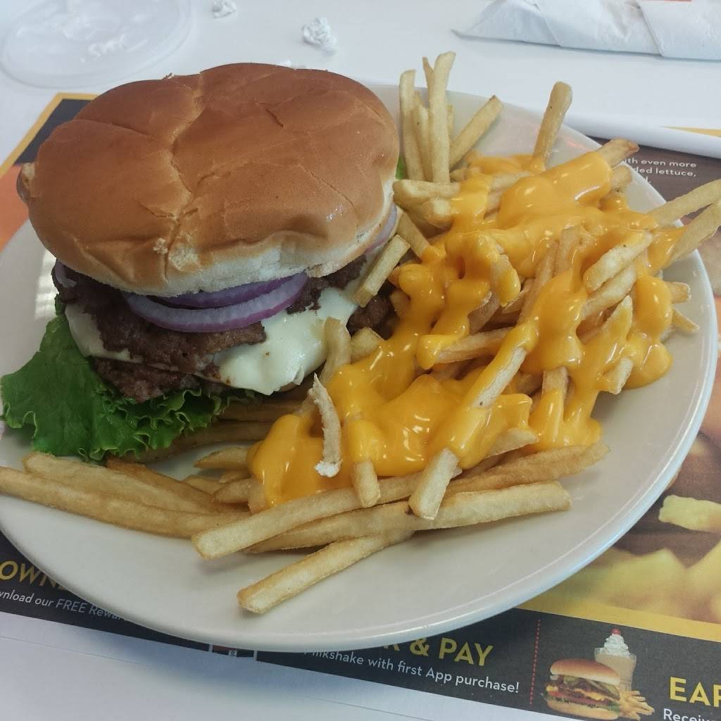 Steak n Shake | restaurant | 2403 Post Dr, Indianapolis, IN 46219, USA | 3178901401 OR +1 317-890-1401