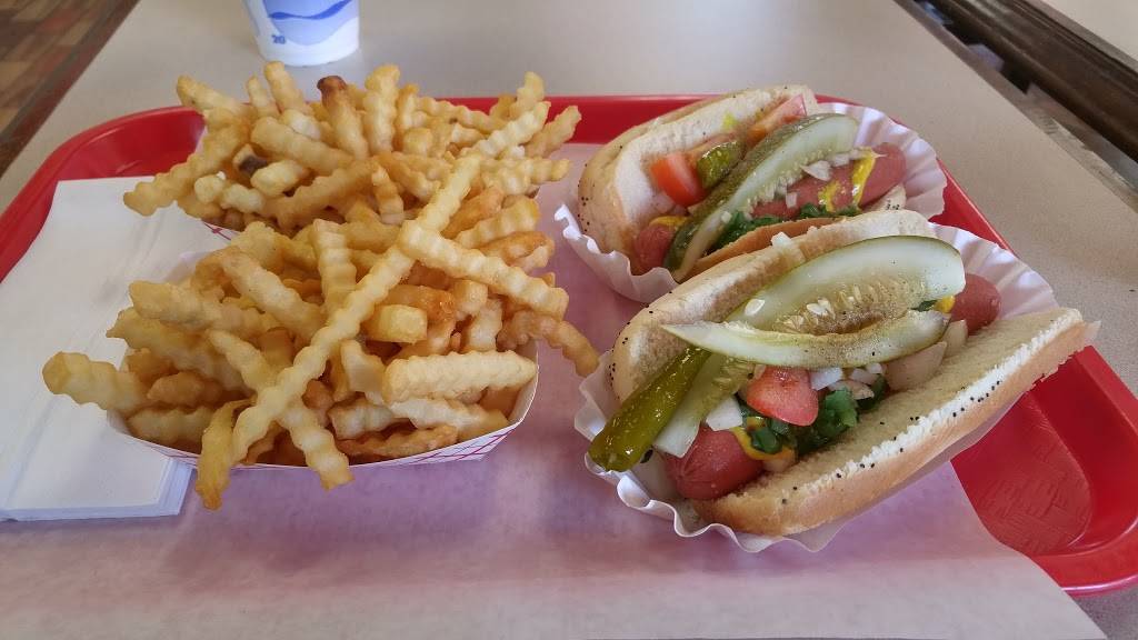 Wrigleyville Dogs | restaurant | 3809, 3737 N Clark St, Chicago, IL 60613, USA | 7732961500 OR +1 773-296-1500