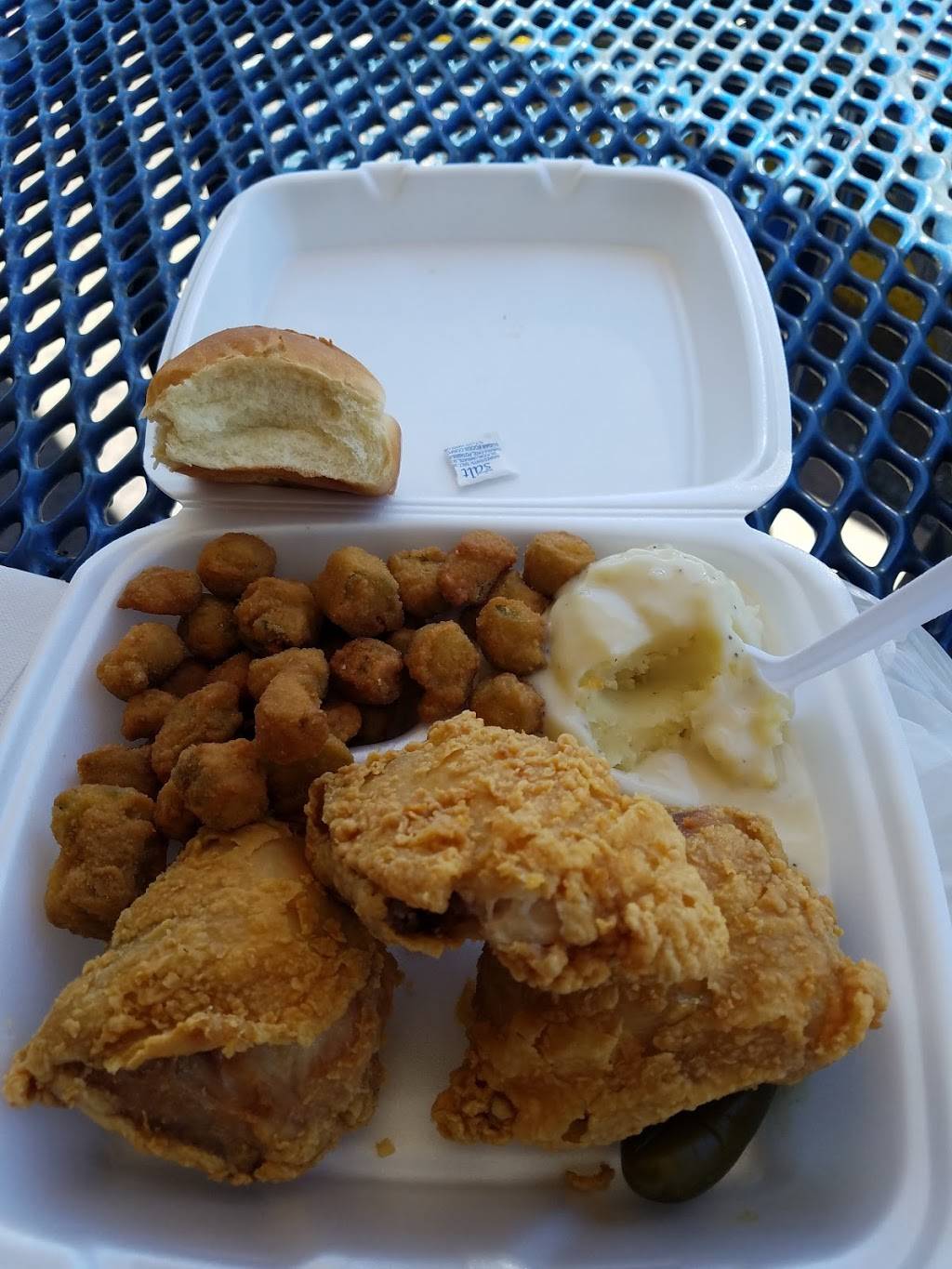 Lisas Chicken | restaurant | 1601 W Division St, Arlington, TX 76012, USA | 8172998901 OR +1 817-299-8901