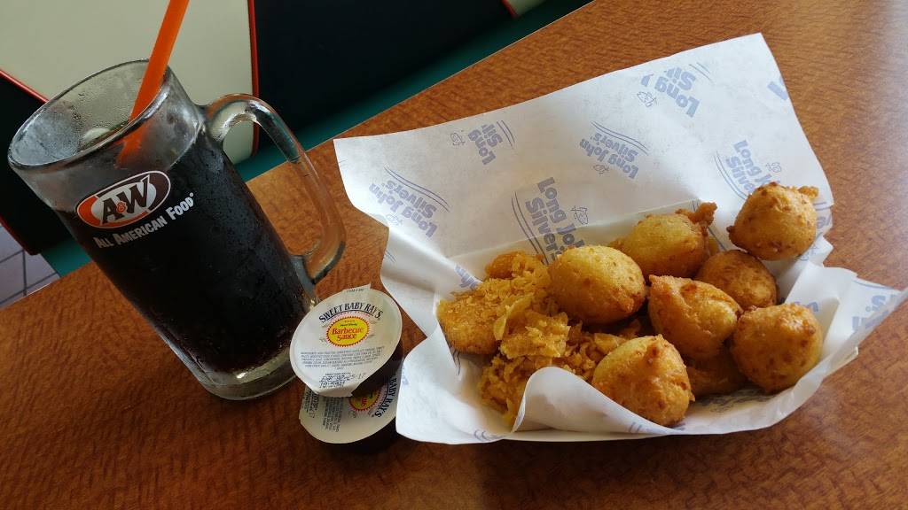 Long John Silvers | restaurant | 4420 16th St, Moline, IL 61265, USA | 3097642234 OR +1 309-764-2234