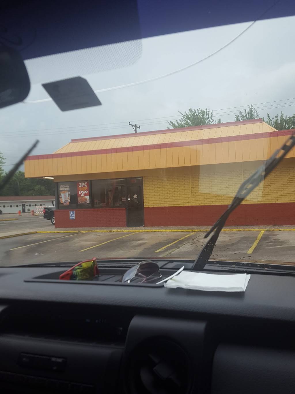 Churchs Chicken | restaurant | 209 W Rio Grande St, Victoria, TX 77901, USA | 3615783232 OR +1 361-578-3232