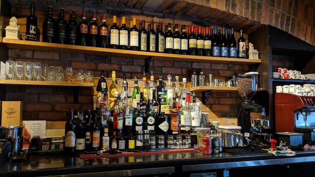 Napoli Ristorante Pizzeria | restaurant | 5485 Ferry St, Niagara Falls, ON L2G 1S3, Canada | 9053563345 OR +1 905-356-3345