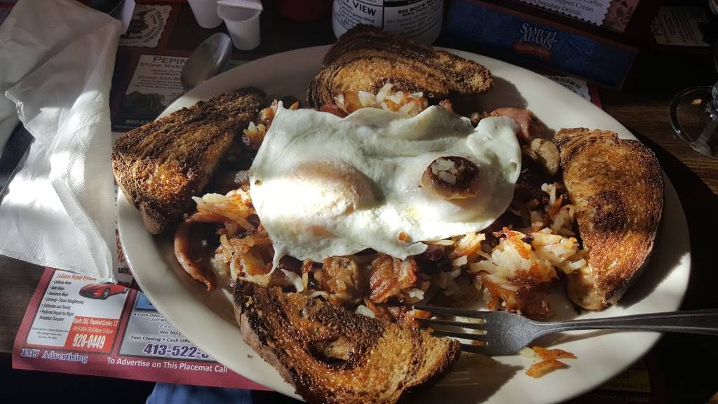 Brooklyn Country View Restaurant | restaurant | 170 South St, Brooklyn, CT 06234, USA | 8607741200 OR +1 860-774-1200