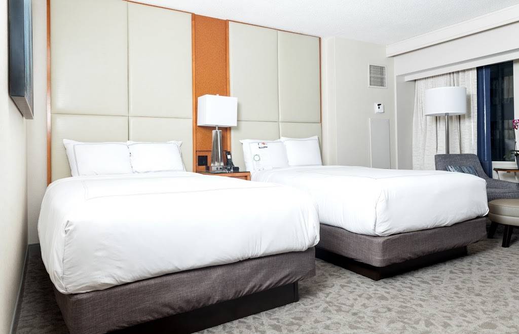 Swissotel Chicago | restaurant | 323 E Wacker Dr, Chicago, IL 60601, USA | 3125650565 OR +1 312-565-0565