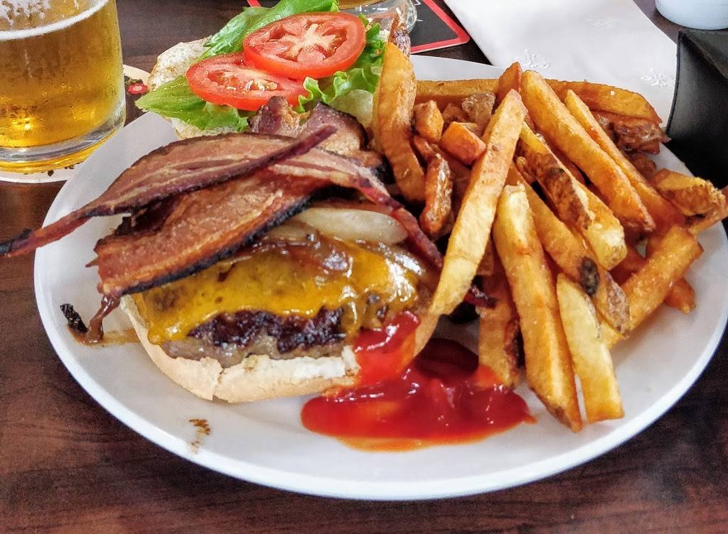 The Bent Elbow | restaurant | 2880 King St E, Kitchener, ON N2A 1A7, Canada | 5192080202 OR +1 519-208-0202