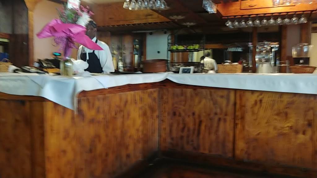 Gay Hawk Restaurant | restaurant | 685 S Danny Thomas Blvd, Memphis, TN 38126, USA | 9019471464 OR +1 901-947-1464