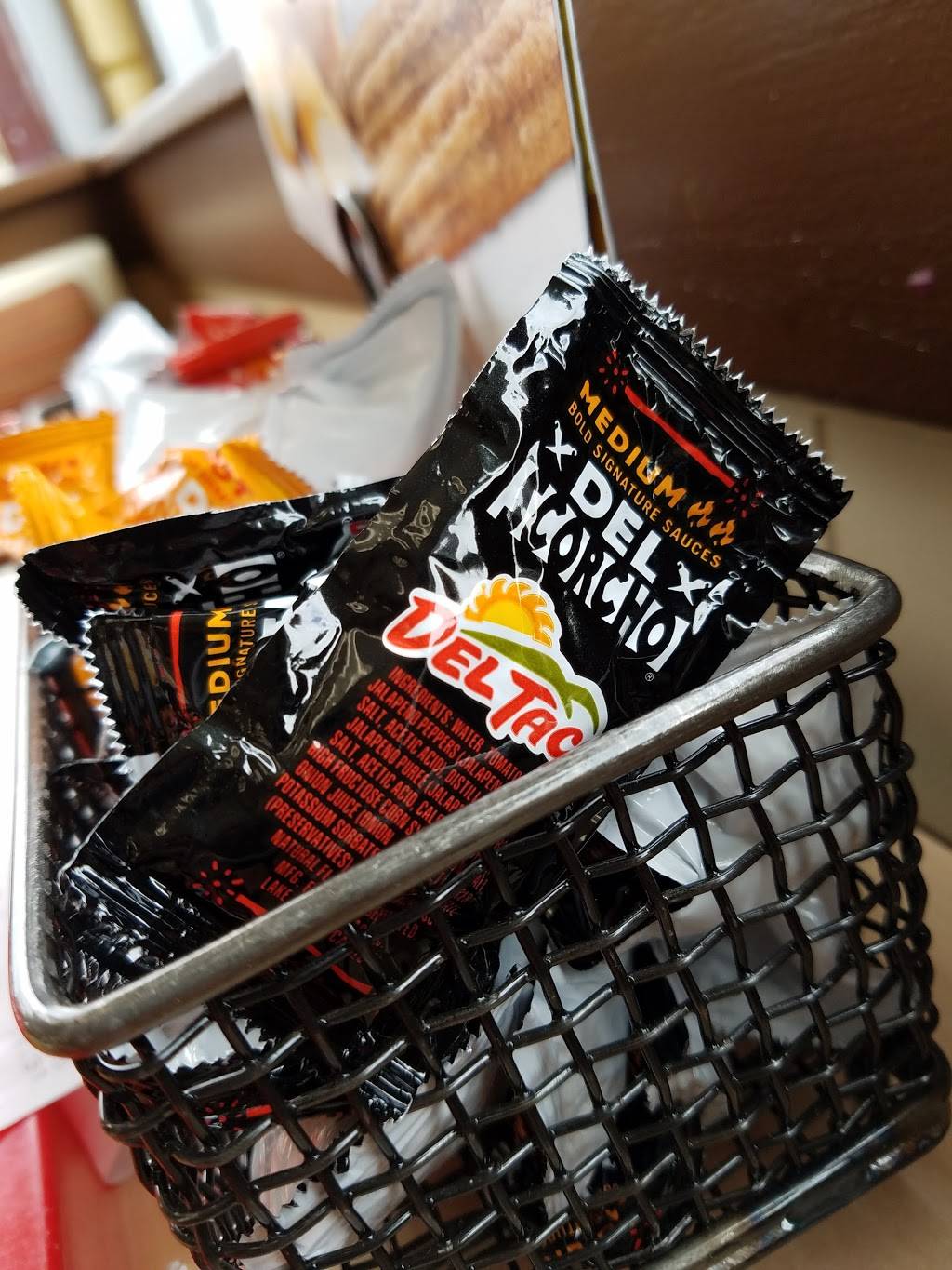 Del Taco | meal takeaway | 11879 Artesia Blvd, Artesia, CA 90701, USA | 5628653953 OR +1 562-865-3953