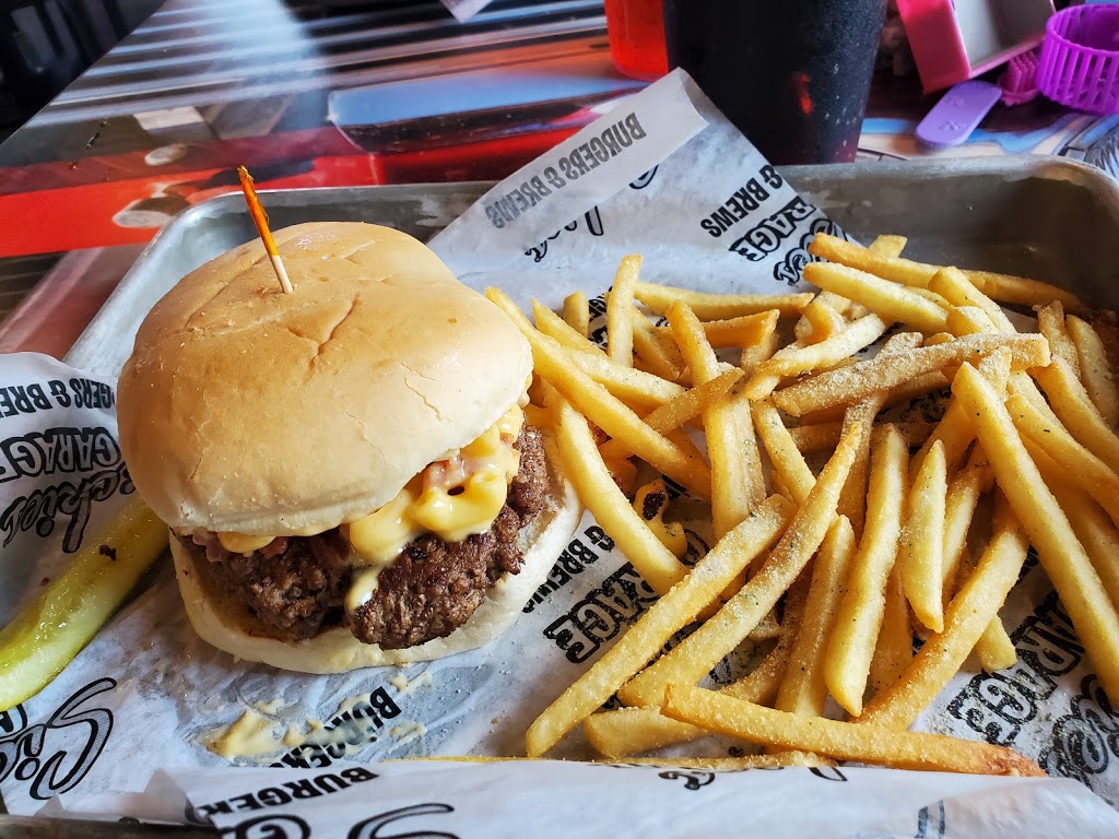 Sickies Garage Burgers & Brews | restaurant | 2616 S Louise Ave, Sioux Falls, SD 57106, USA | 6052717967 OR +1 605-271-7967