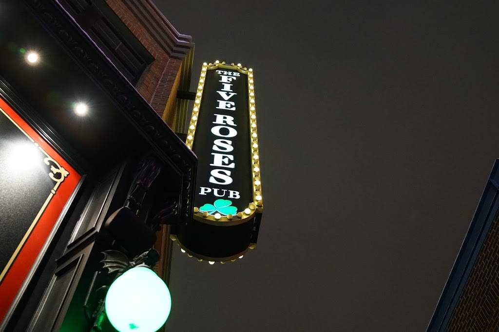 Five Roses Pub | restaurant | 5509 Park Pl, Rosemont, IL 60018, USA | 8472330077 OR +1 847-233-0077
