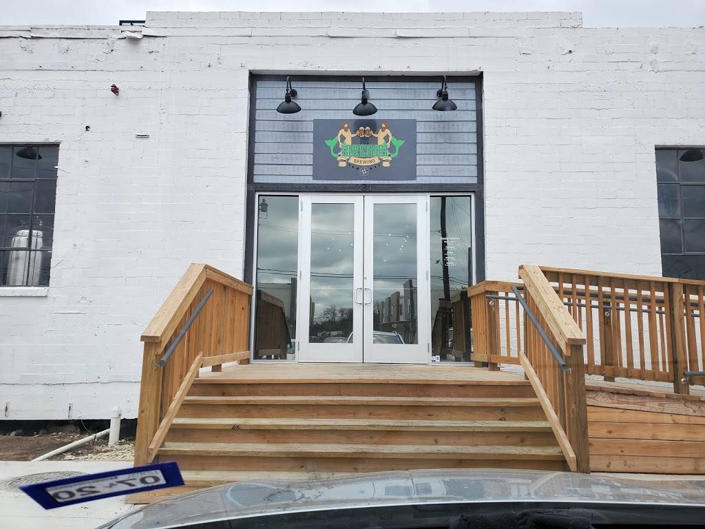 Dos Sirenos Brewing | restaurant | 231 E Cevallos St, San Antonio, TX 78204, USA | 2104428138 OR +1 210-442-8138