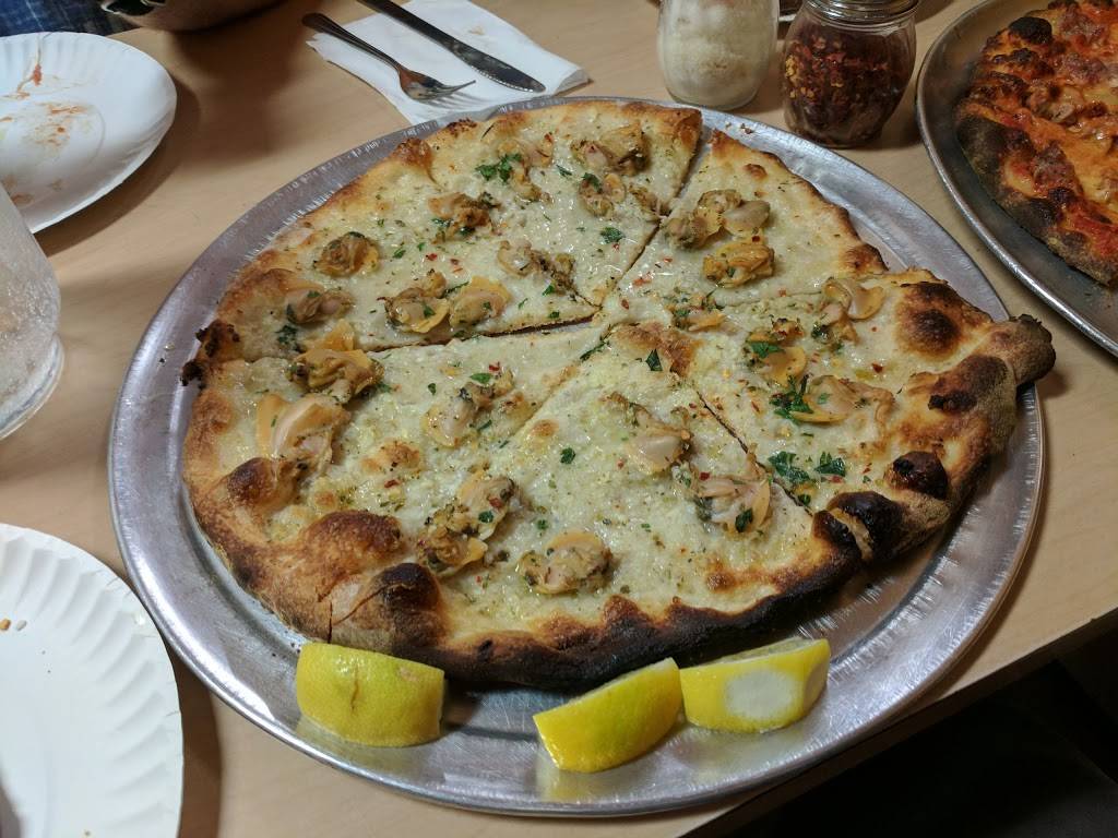 Zuppardis Apizza | restaurant | 179 Union Ave, West Haven, CT 06516, USA | 2039341949 OR +1 203-934-1949