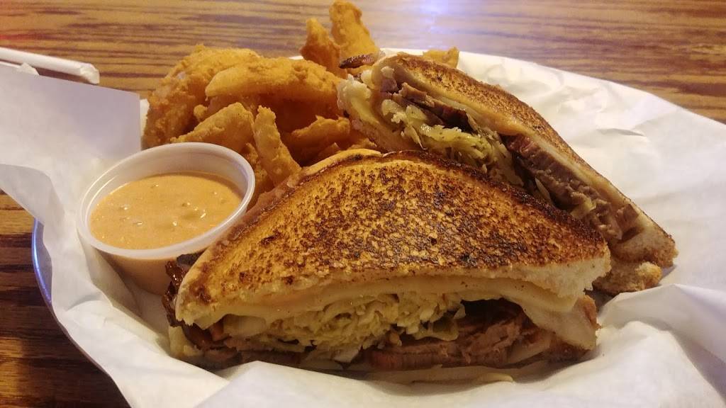 Roosters Roadhouse | restaurant | 113 Industrial St, Denton, TX 76201, USA | 9403824227 OR +1 940-382-4227