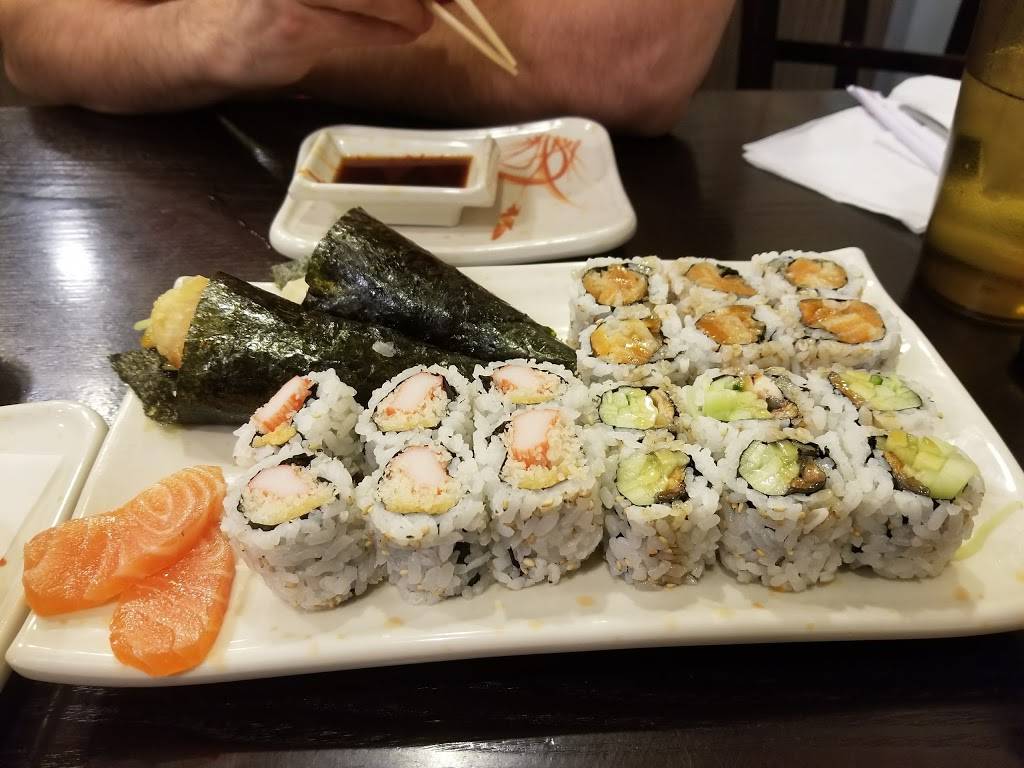 QQ Sushi | restaurant | 52 Kent St W, Lindsay, ON K9V 3Z7, Canada | 7058781188 OR +1 705-878-1188