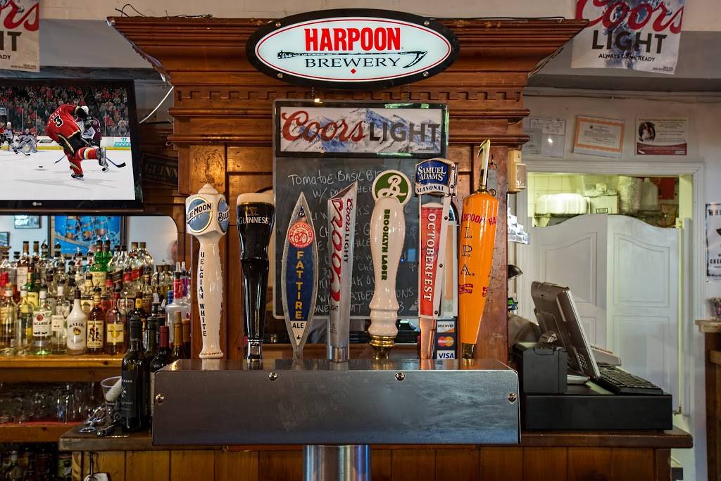 Dinos Bar and Grill | restaurant | 1466 River Rd, Edgewater, NJ 07020, USA | 2012246992 OR +1 201-224-6992