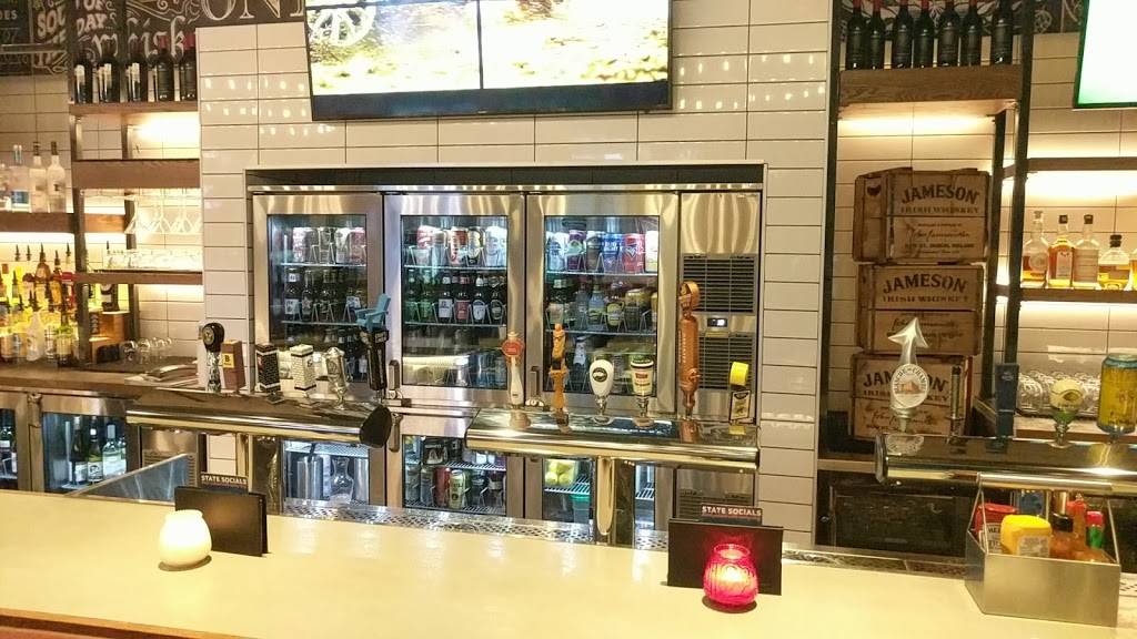 State & Main Kitchen & Bar | restaurant | 396 The East Mall Building C, Etobicoke, ON M9B 6L5, Canada | 4166260395 OR +1 416-626-0395