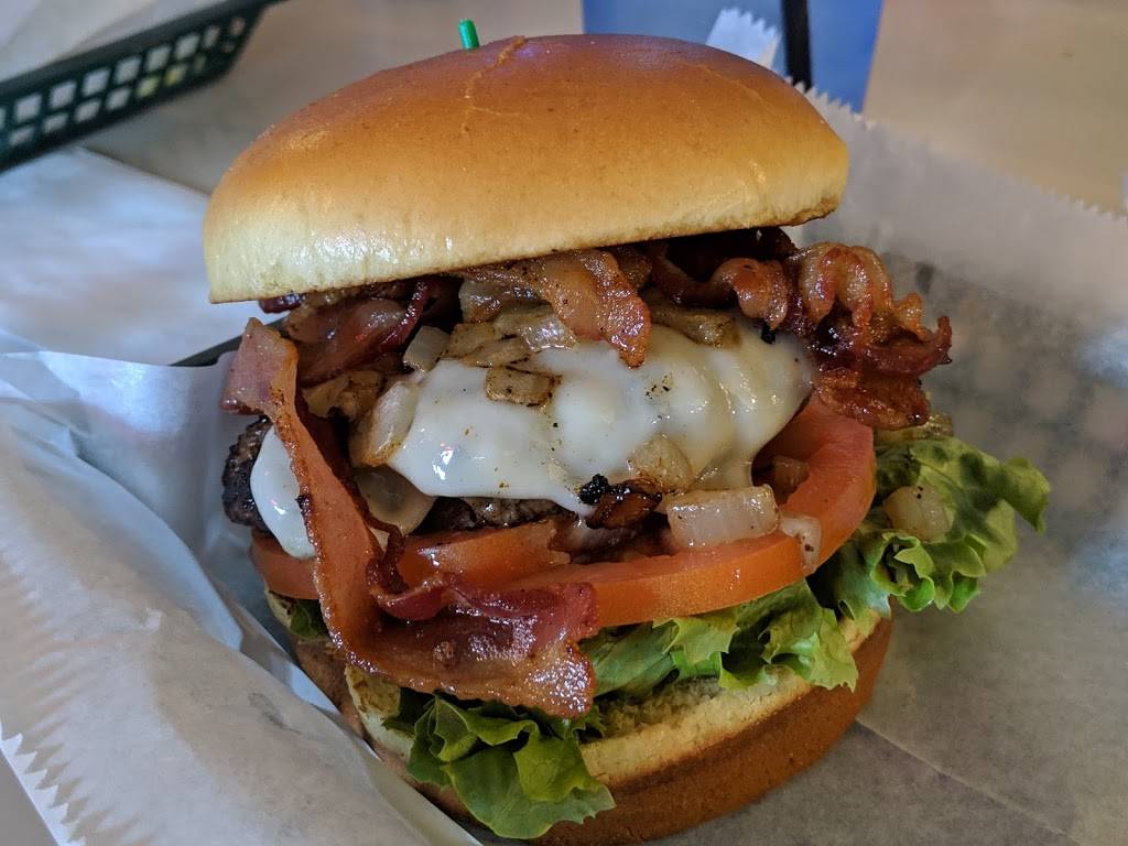 Oakcrest Tavern | restaurant | 5371 Old Middleton Rd, Madison, WI 53705, USA | 6082331243 OR +1 608-233-1243