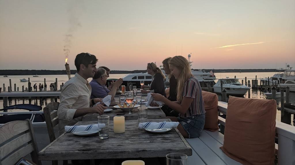 Mobys | restaurant | 295 Three Mile Harbor Hog Creek Rd, East Hampton, NY 11937, USA | 6313292800 OR +1 631-329-2800