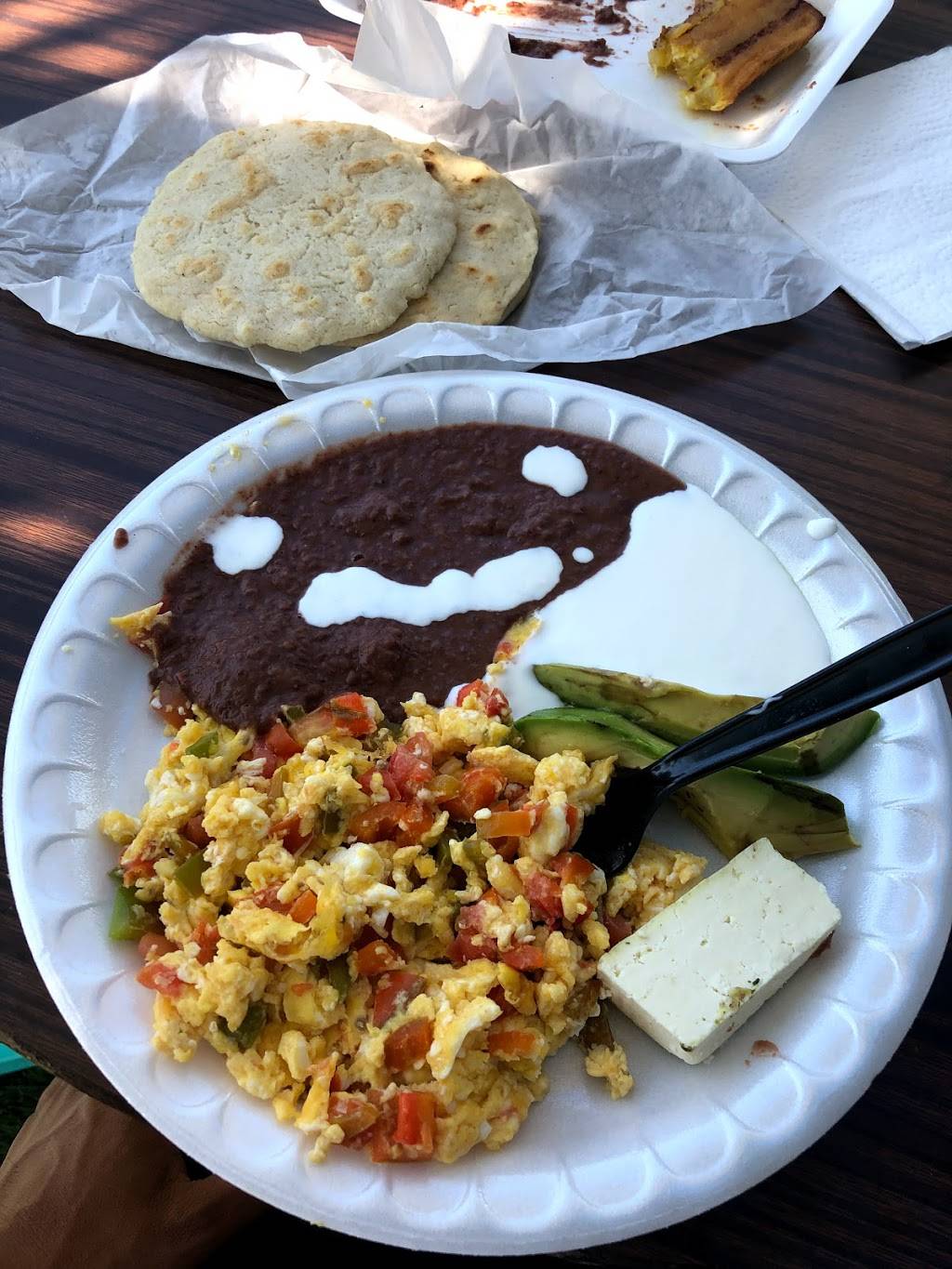 Pattys Pupusas | restaurant | 1676 W Charter Way, Stockton, CA 95206, USA | 2094236365 OR +1 209-423-6365