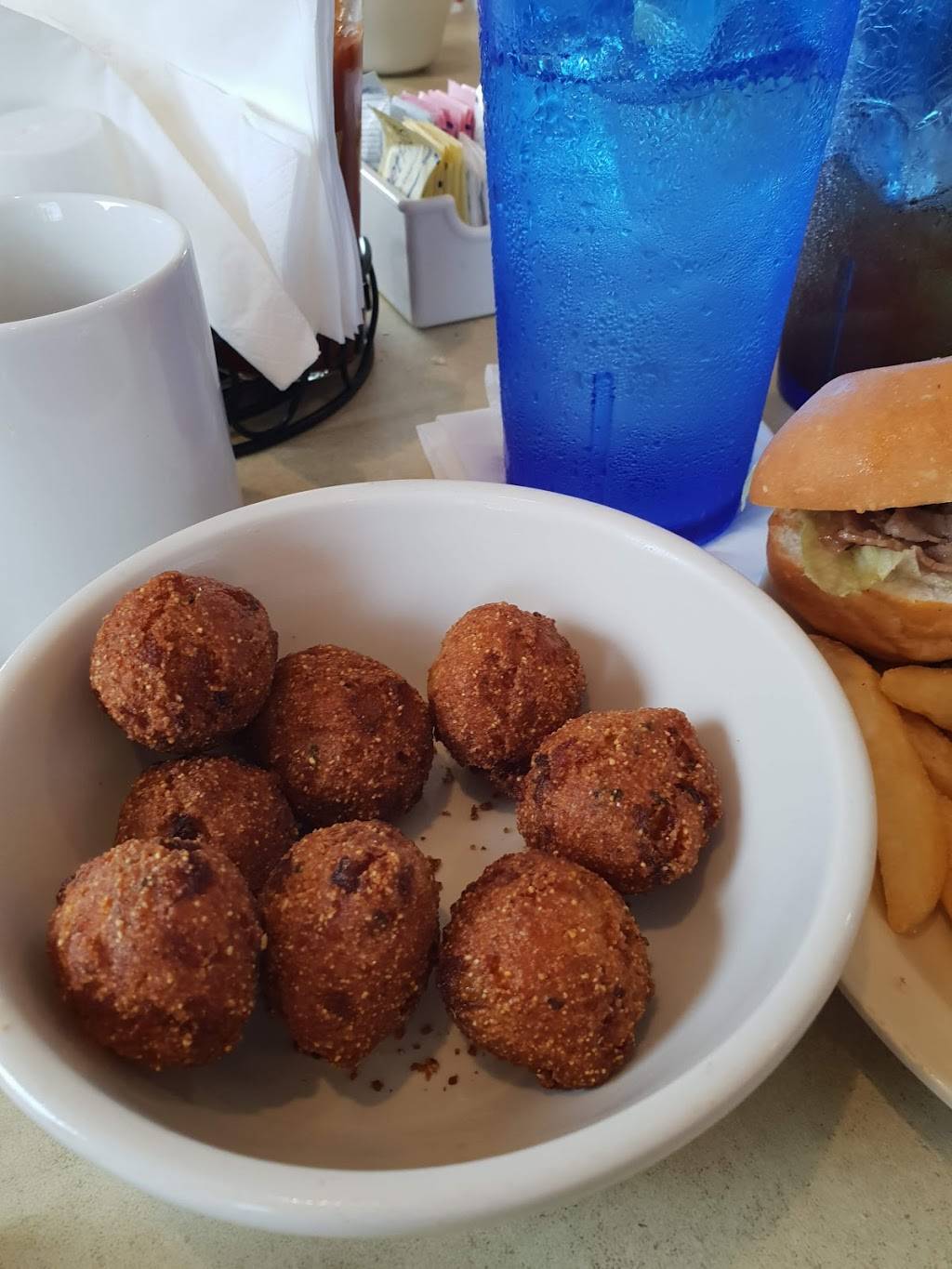 Snappers Seafood | restaurant | 1699 Beach Blvd, Biloxi, MS 39531, USA | 2283747962 OR +1 228-374-7962