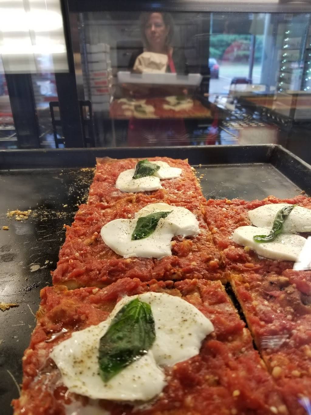 Peppinos Tomato Pies | restaurant | 449 W Butler Ave, Chalfont, PA 18914, USA | 2157167722 OR +1 215-716-7722