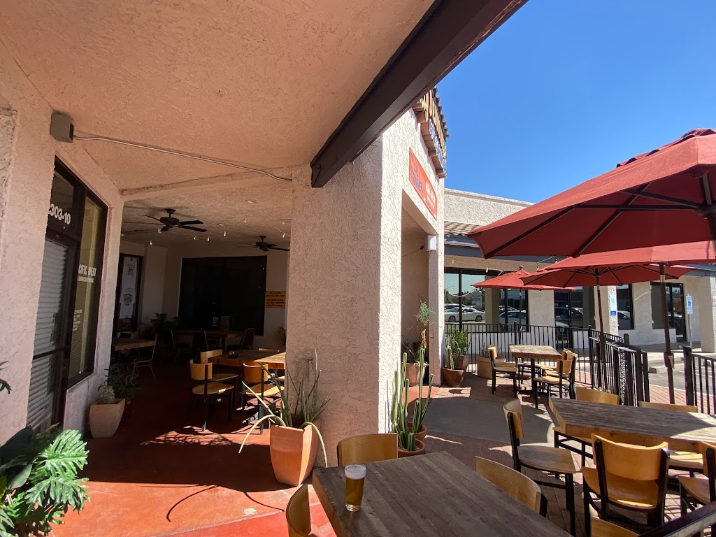 The Dirty Drummer | restaurant | 2303 N 44th St, Phoenix, AZ 85008, USA | 6028402726 OR +1 602-840-2726