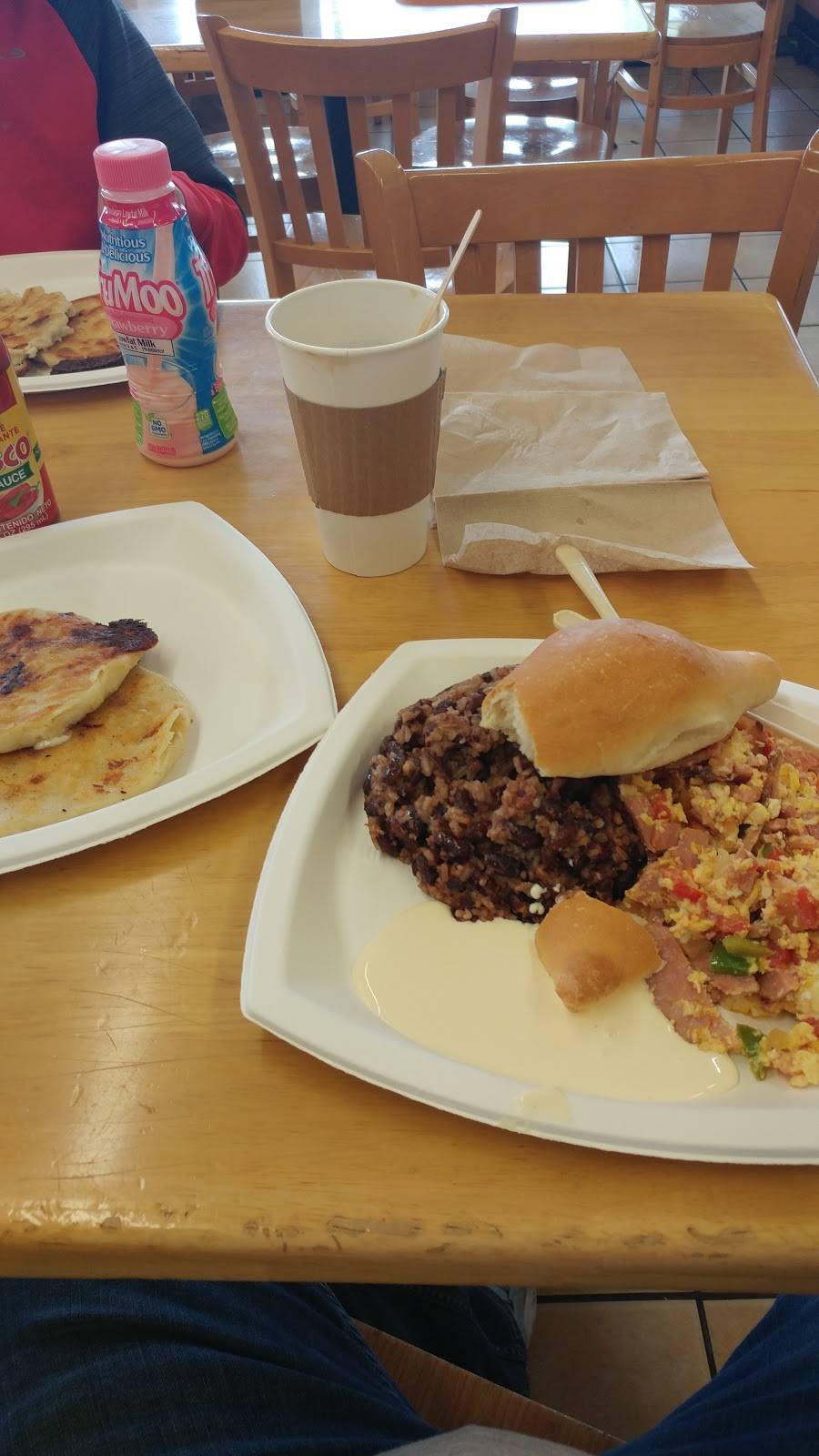 Pacitas Salvadorian Bakery | bakery | 14760 E 14th St, San Leandro, CA 94578, USA | 5106670441 OR +1 510-667-0441