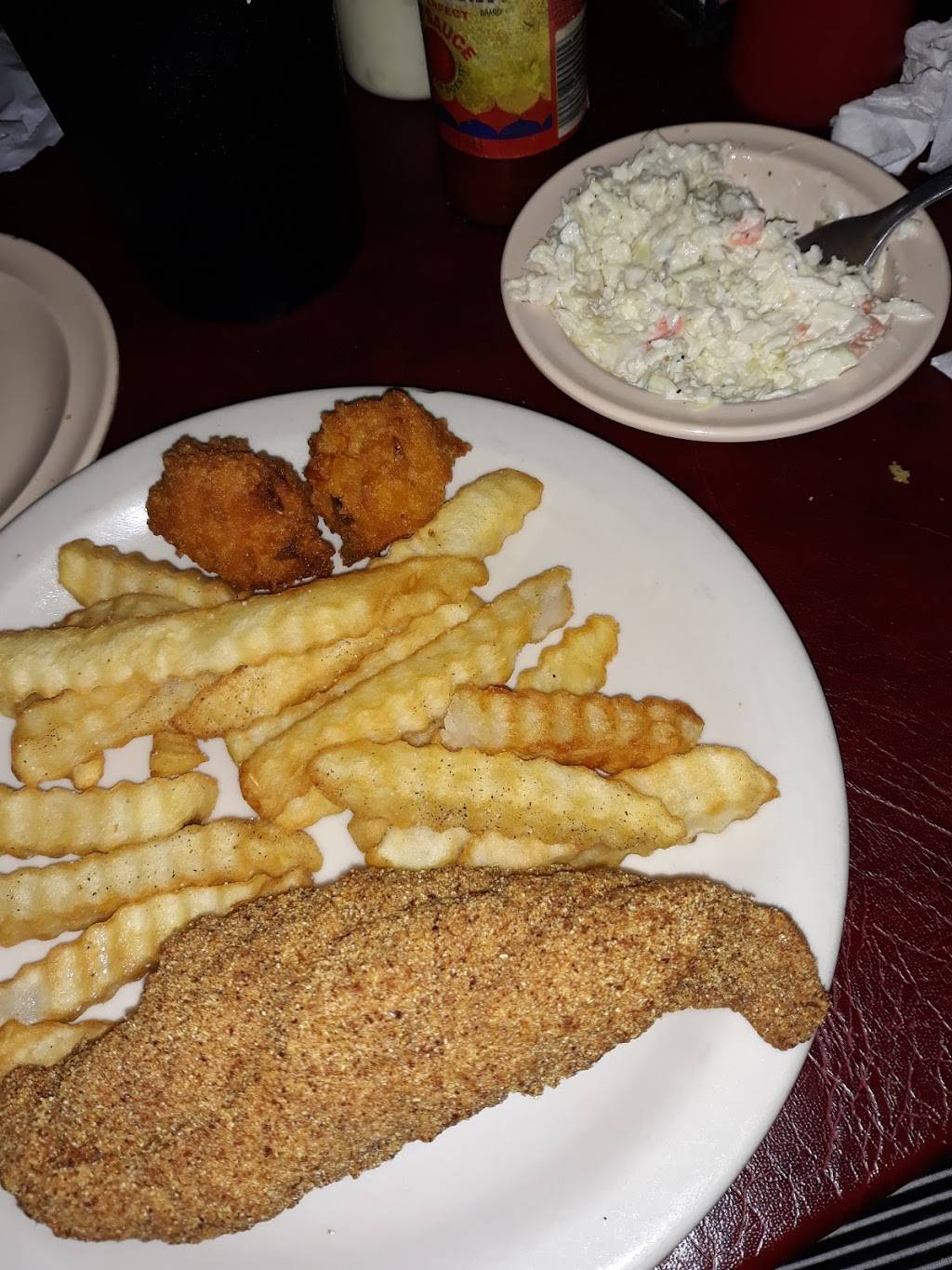 Catfish Country | restaurant | 3780 Holly Springs Rd. Ext., Hernando, MS 38632, USA | 6624290846 OR +1 662-429-0846