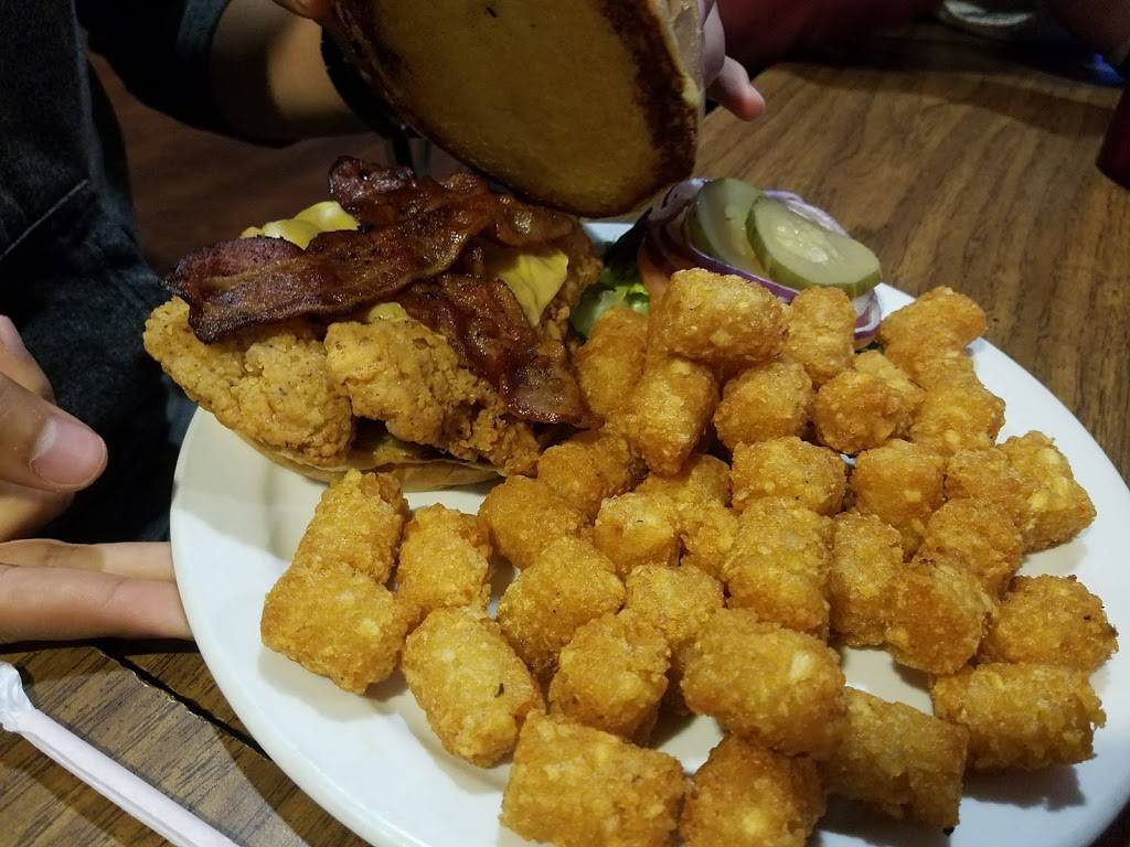 Wings Over Broadway | restaurant | 8838 E Broadway Blvd, Tucson, AZ 85710, USA | 5202075883 OR +1 520-207-5883