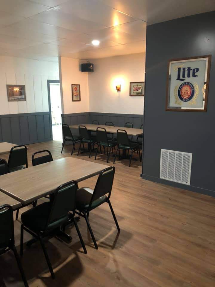 Rays Pub | restaurant | 101 N Main St, Donahue, IA 52746, USA | 5632824256 OR +1 563-282-4256