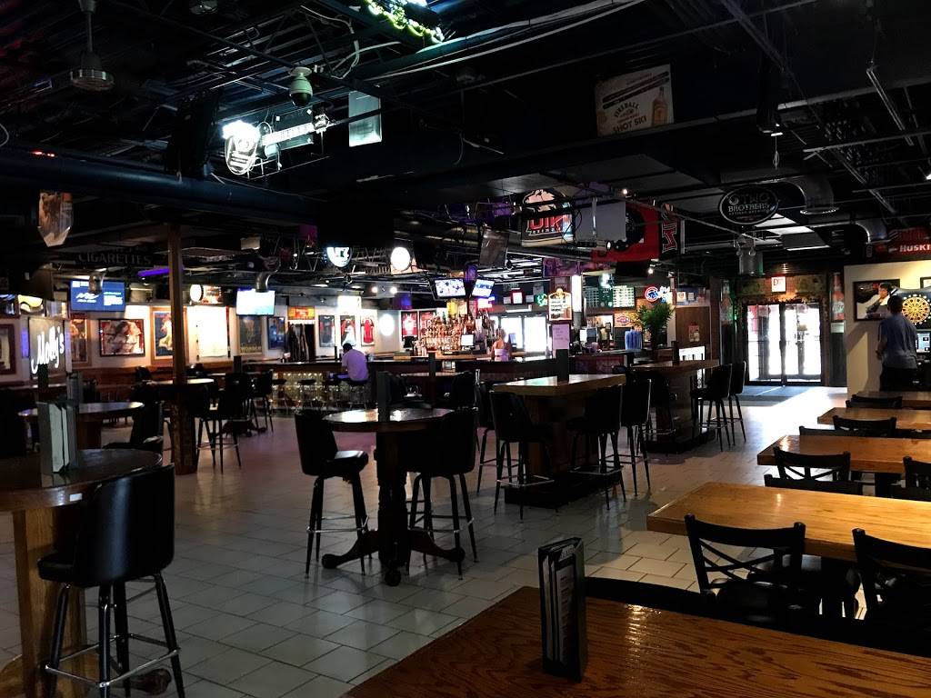 Mollys Eatery & Drinkery | restaurant | 1000 W Lincoln Hwy, DeKalb, IL 60115, USA | 8155170335 OR +1 815-517-0335