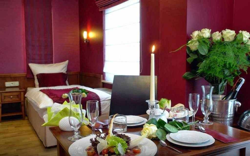 Table for Two Chicago | restaurant | 4335 S Vincennes Ave, Chicago, IL 60653, USA | 8663330608 OR +1 866-333-0608