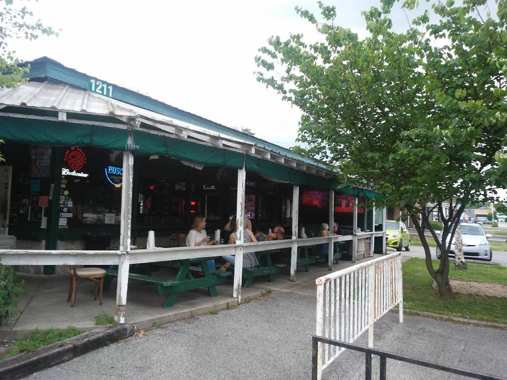 The Boro Bar & Grill | restaurant | 1211 Greenland Dr, Murfreesboro, TN 37130, USA | 6158954800 OR +1 615-895-4800