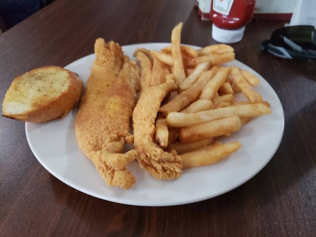 Mug Shotz Bar & Grill | restaurant | 13508 N Saginaw Rd, Clio, MI 48420, USA | 8106407464 OR +1 810-640-7464