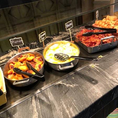 Tusker Grill | restaurant | 3701 S 10th St, Omaha, NE 68108, USA | 4027338400 OR +1 402-733-8400