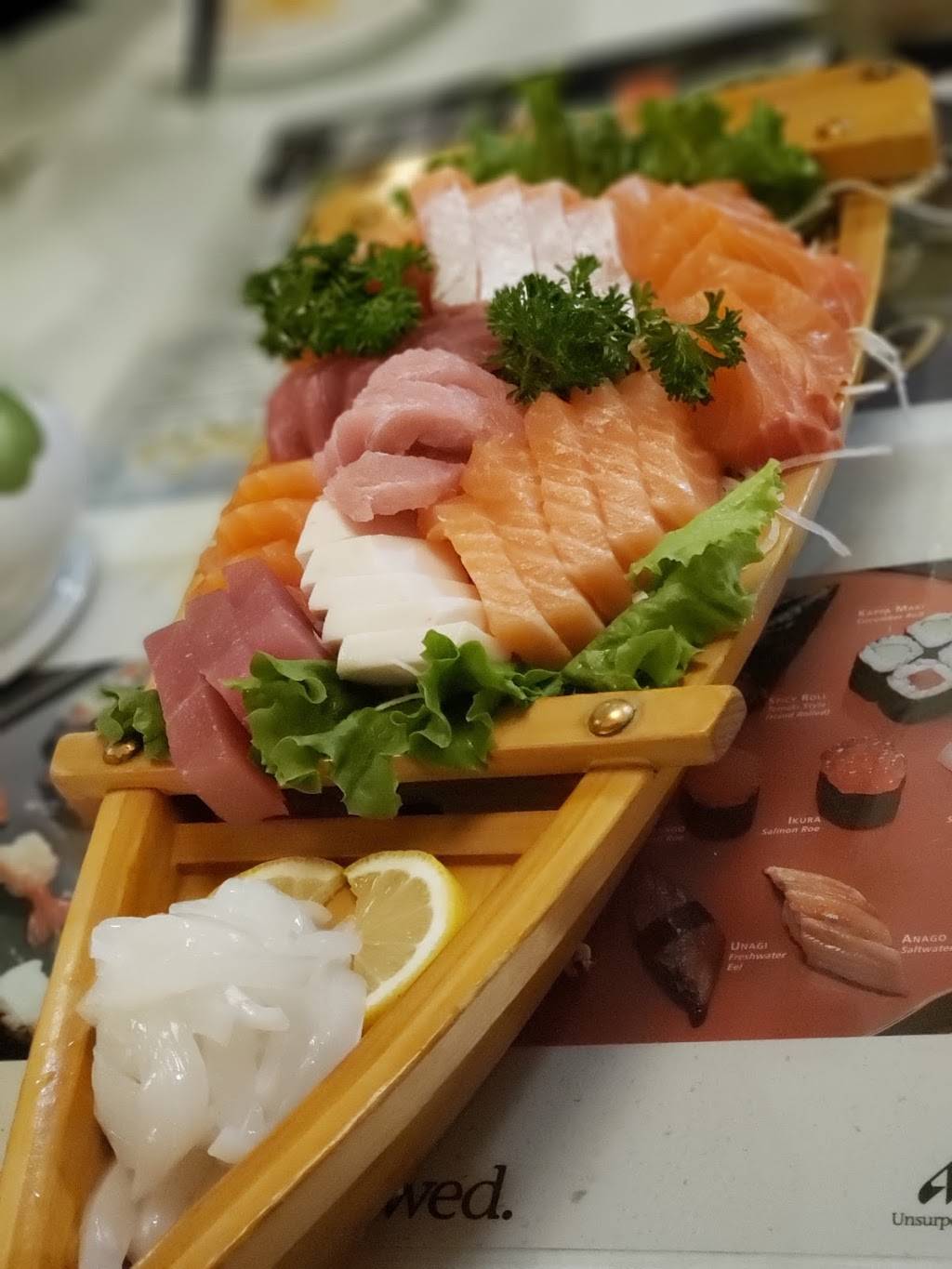 Holiday Gardens & Dodai Sushi | restaurant | 277 Lakeshore Rd E, Mississauga, ON L5G 1G8, Canada | 9052789882 OR +1 905-278-9882