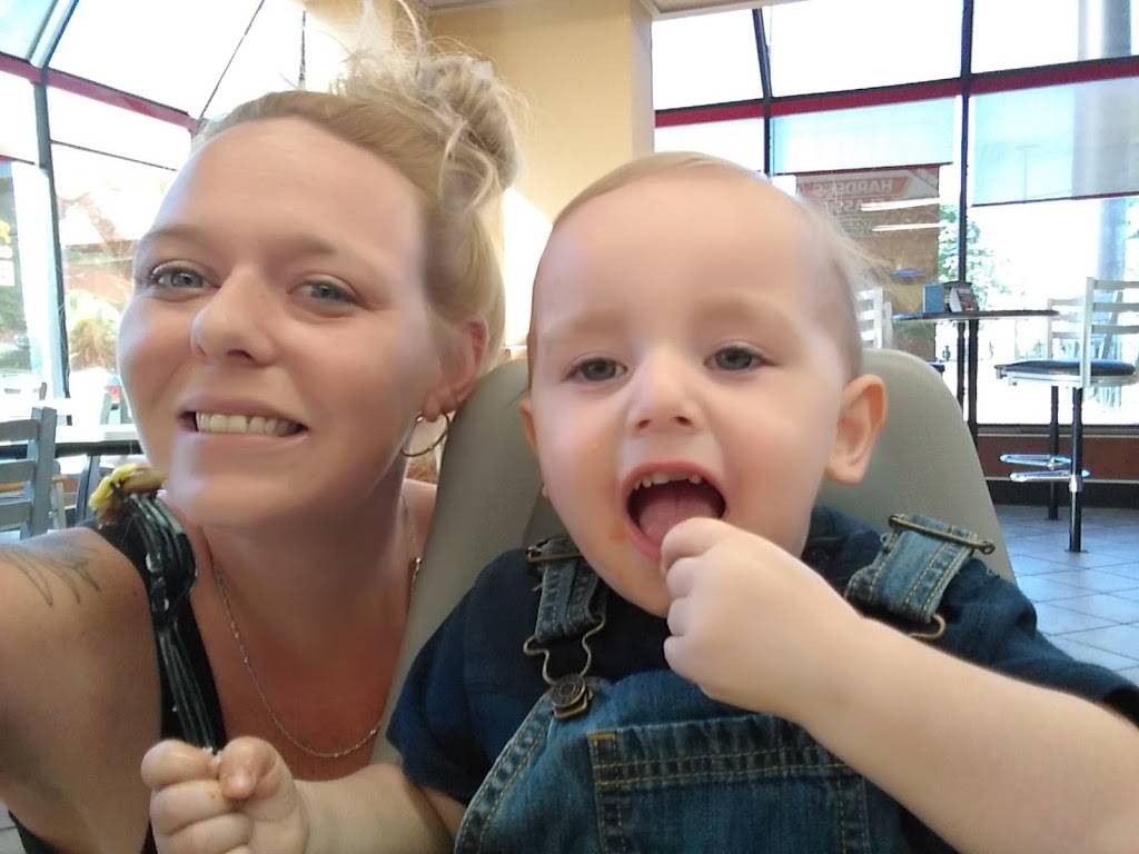 Hardees | restaurant | 726 E Innes St, Salisbury, NC 28144, USA | 7046330721 OR +1 704-633-0721