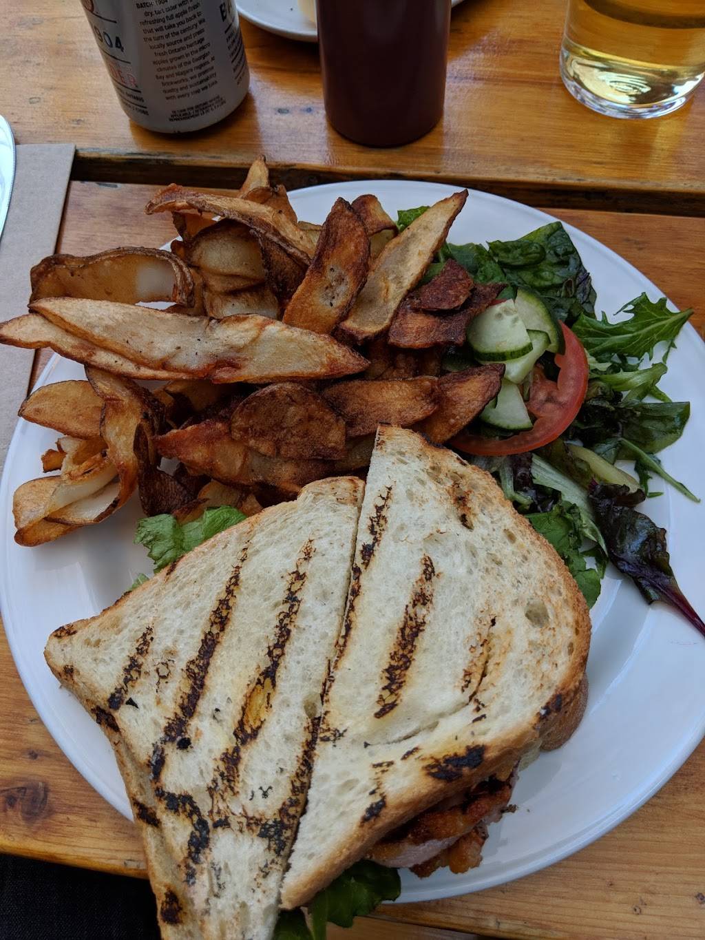 The Rebel House | restaurant | 1068 Yonge St, Toronto, ON M4W 2L4, Canada | 4169270704 OR +1 416-927-0704