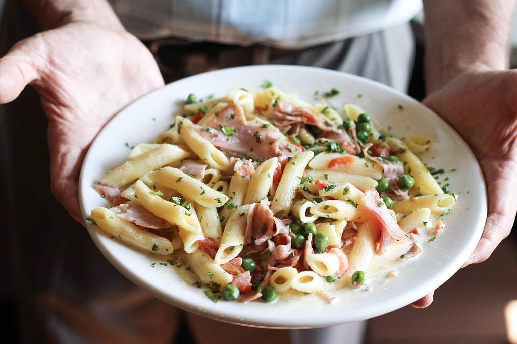 Freds Italian Restaurant | restaurant | 3619 Plainfield Ave NE, Grand Rapids, MI 49525, USA | 6163618994 OR +1 616-361-8994