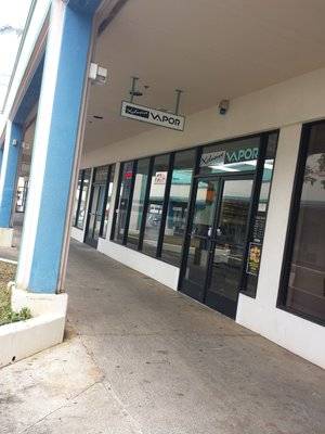 Xclusive Vapor | restaurant | 45-480 Kaneohe Bay Dr, Kaneohe, HI 96744, USA | 8082358273 OR +1 808-235-8273