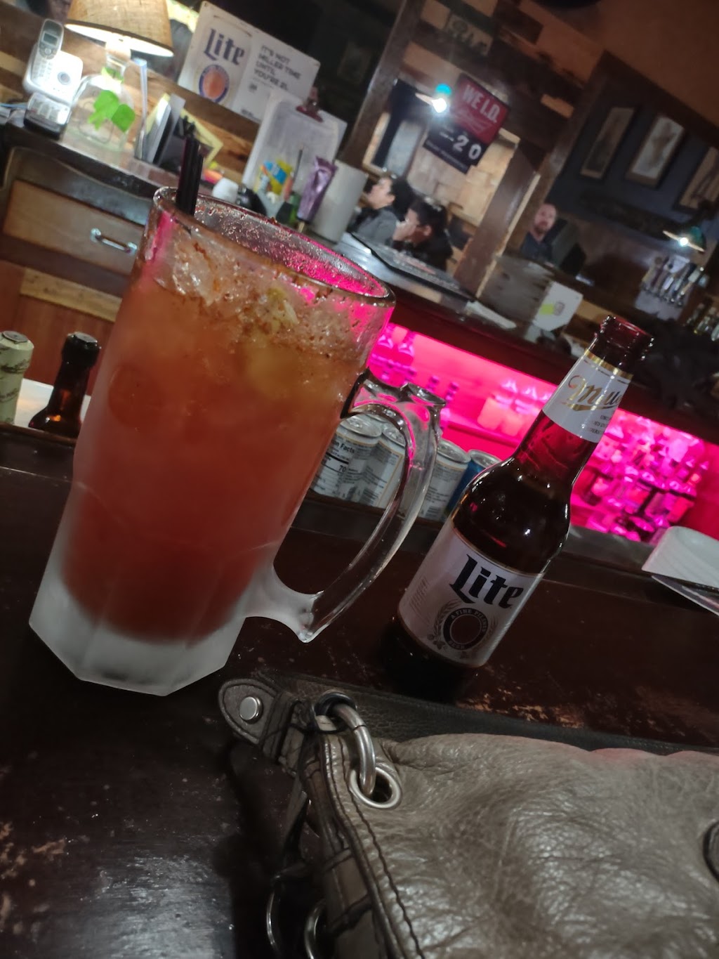 Rixs Tavern | restaurant | 176 S Haskell Ave, Willcox, AZ 85643, USA | 5203843430 OR +1 520-384-3430